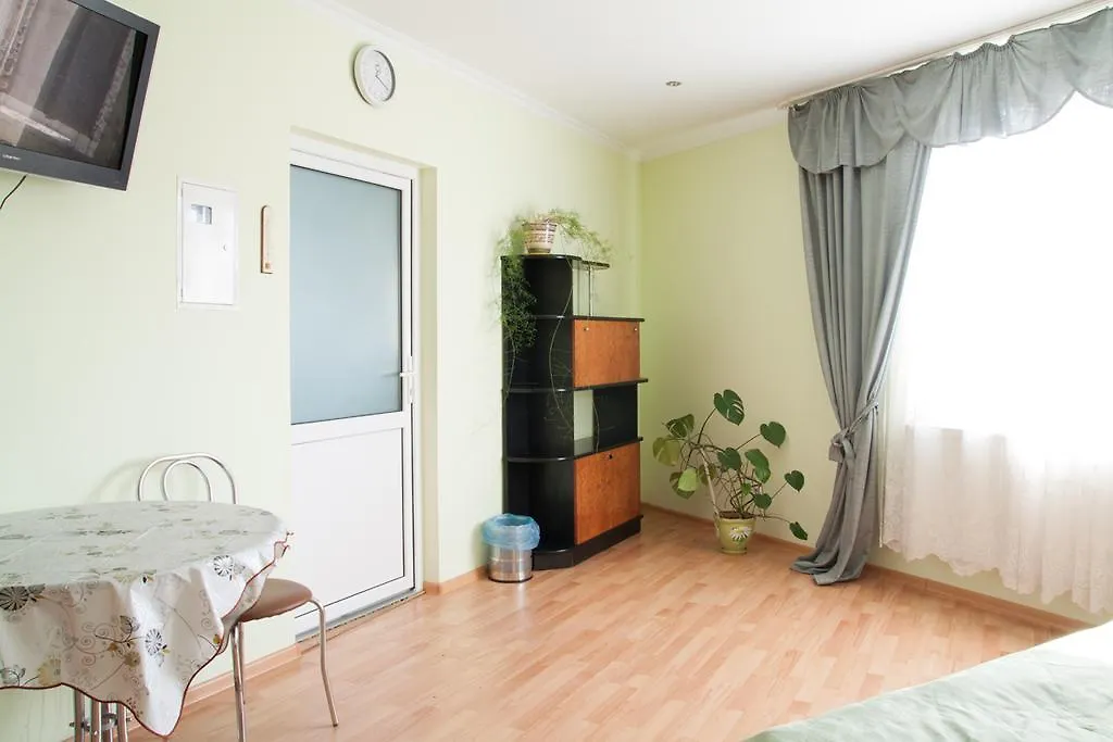 Economy Express Voyage Lviv Hotel