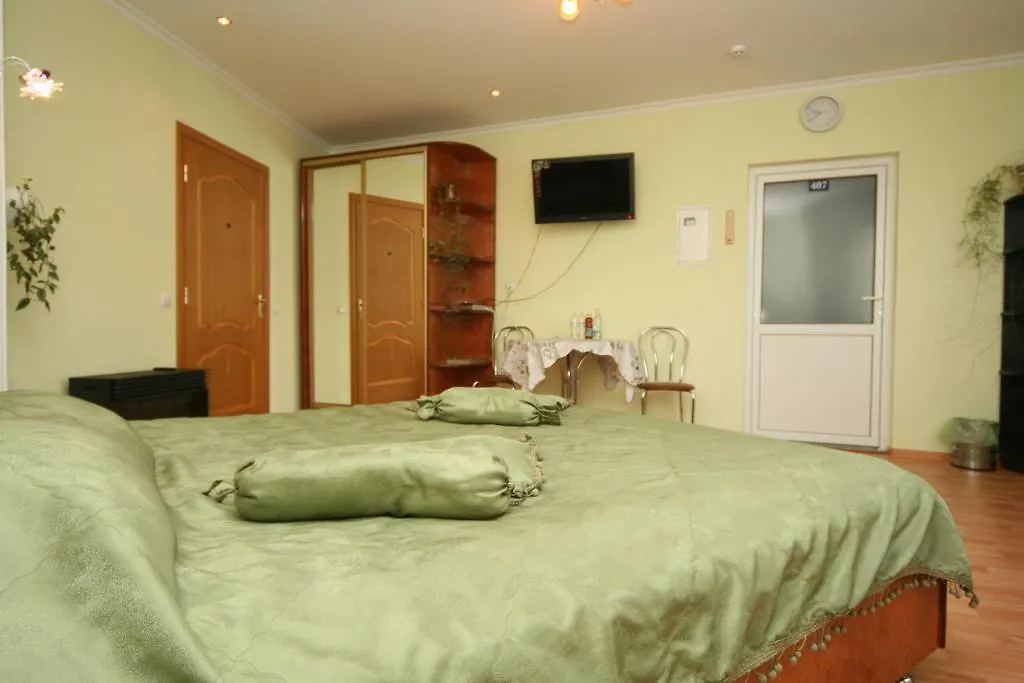 Economy Express Voyage Lviv Hotel 0*,