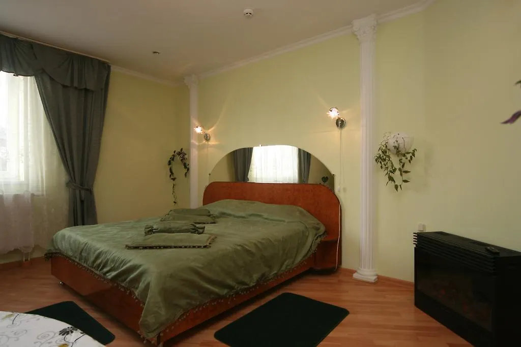 Economy Express Voyage Lviv Hotel